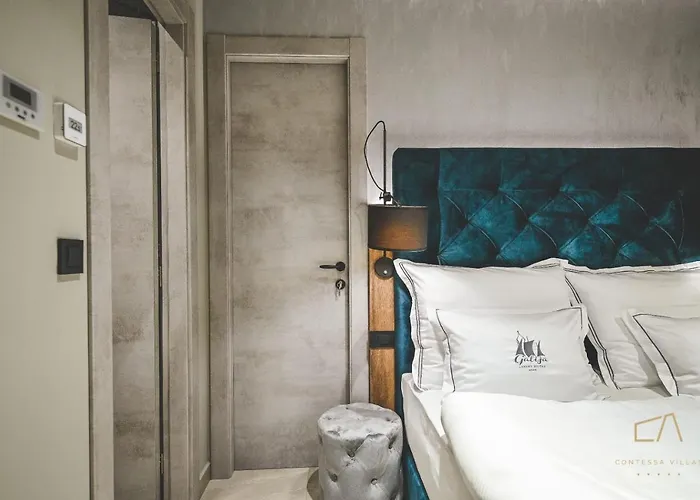 Galija Luxury Πανσιόν